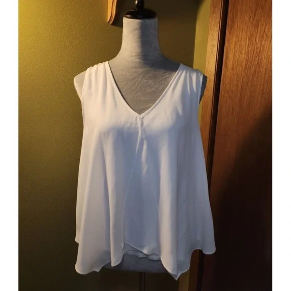 Green Envelope White/Cream Tank Top Large - Picture 11 of 11